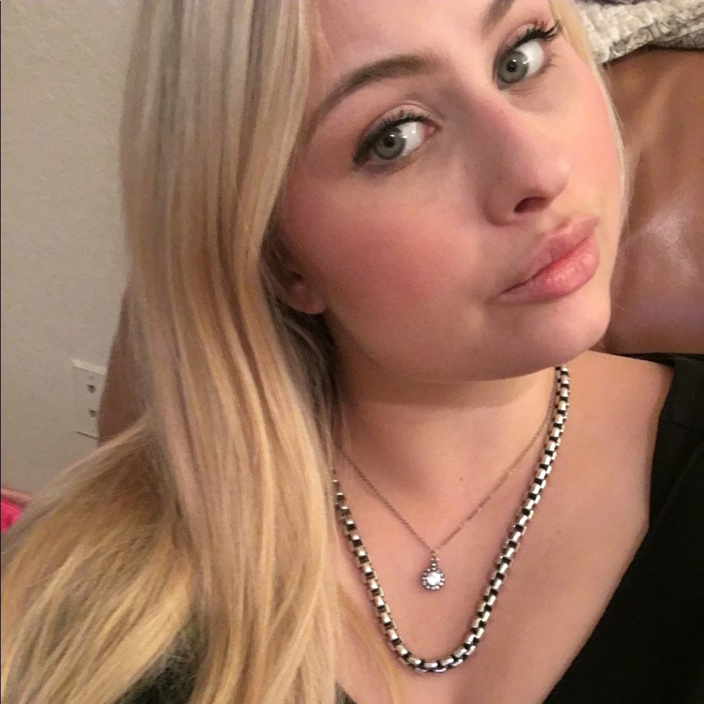 Meet your Posher, Anna